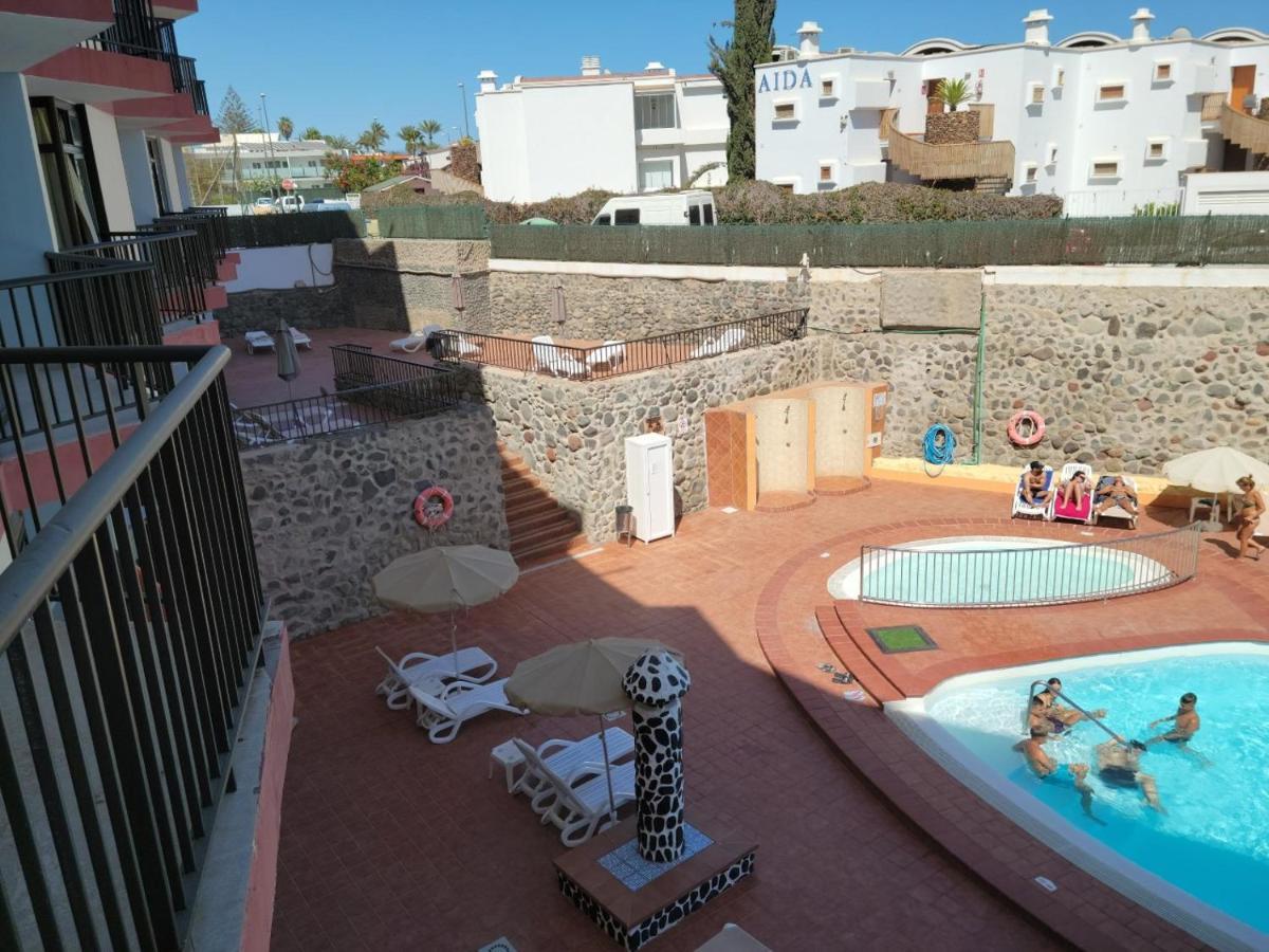 Ocean Front Cozy 2 Bedroom, 3 Beds Spacious- Netflix, Pool, Beach Lift & Fast Wifi Playa del Ingles  Luaran gambar