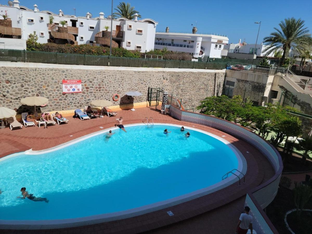 Ocean Front Cozy 2 Bedroom, 3 Beds Spacious- Netflix, Pool, Beach Lift & Fast Wifi Playa del Ingles  Luaran gambar