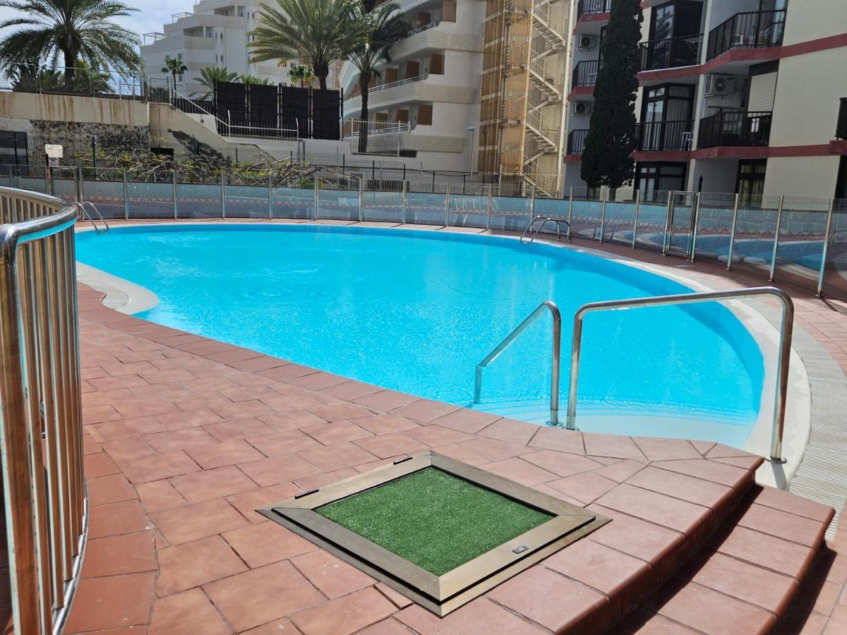 Ocean Front Cozy 2 Bedroom, 3 Beds Spacious- Netflix, Pool, Beach Lift & Fast Wifi Playa del Ingles  Luaran gambar