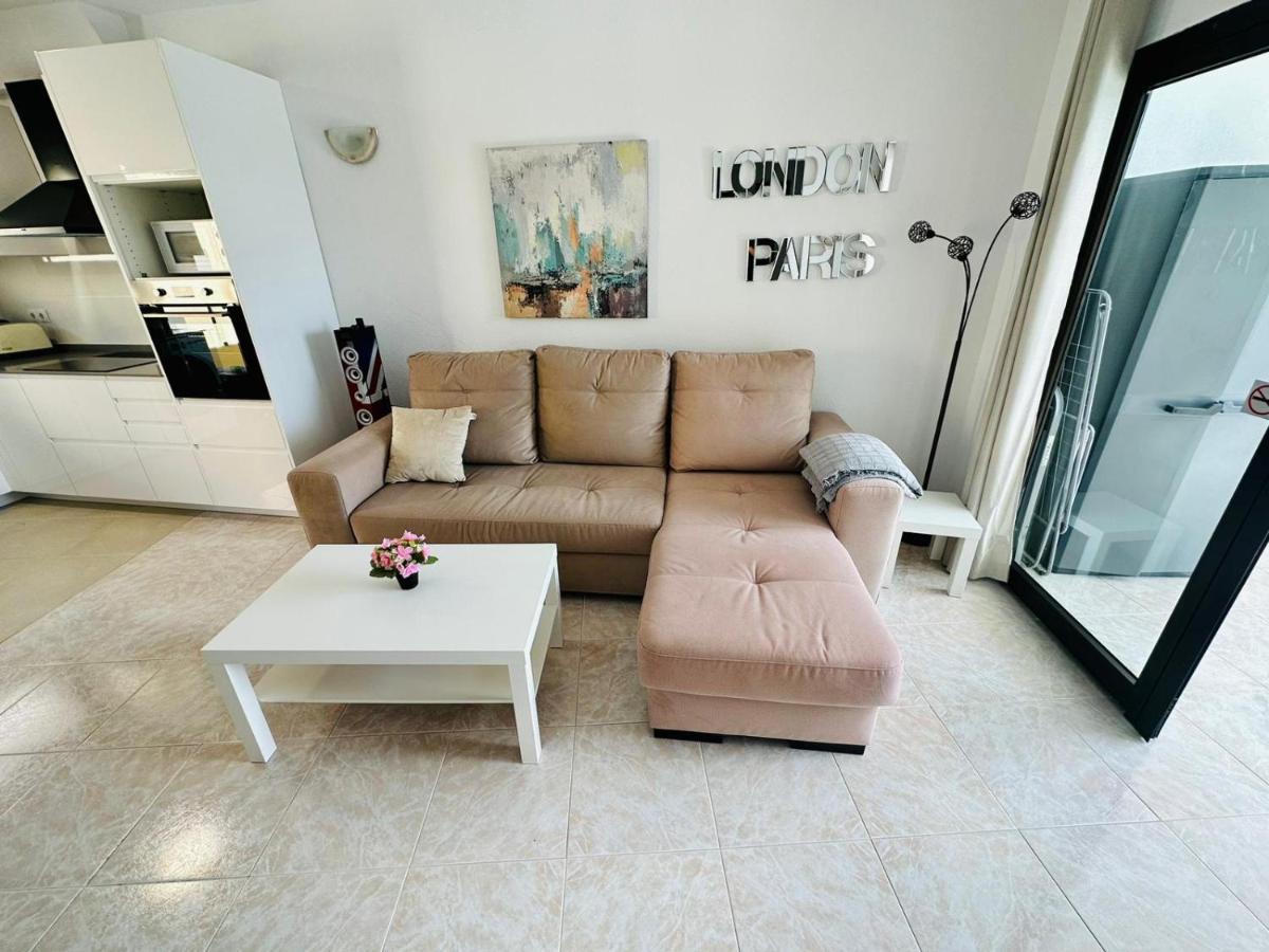 Ocean Front Cozy 2 Bedroom, 3 Beds Spacious- Netflix, Pool, Beach Lift & Fast Wifi Playa del Ingles  Luaran gambar