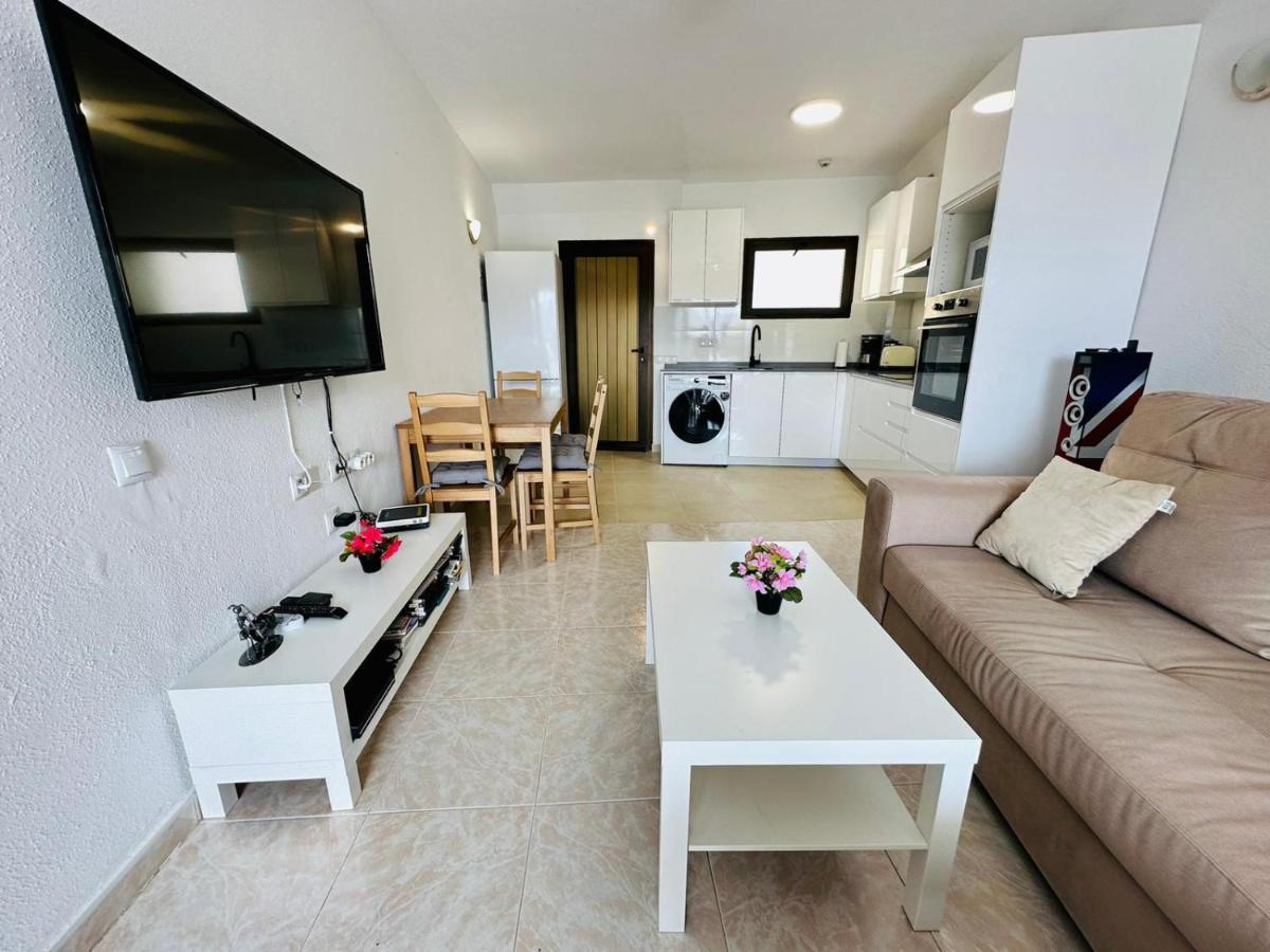 Ocean Front Cozy 2 Bedroom, 3 Beds Spacious- Netflix, Pool, Beach Lift & Fast Wifi Playa del Ingles  Luaran gambar